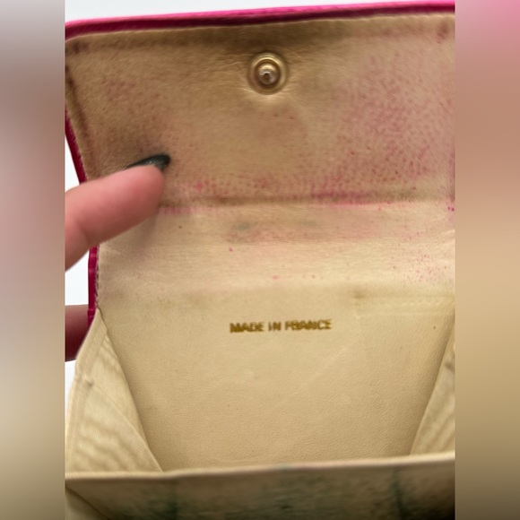 Chanel Caviar Vintage Compact Wallet - Picture 10 of 11